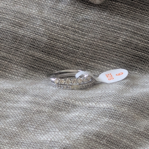 Elegant Silver Women's Ring Set With Lemon drop Citrine Stones - Picture 3 of 3